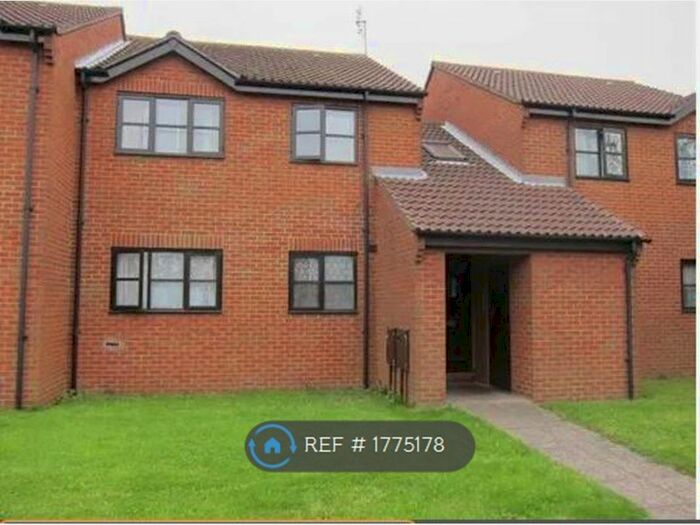 1 Bedroom Flat To Rent In Boltons Lane, Harlington/ Middsex, UB3