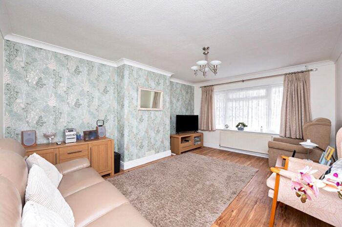 2 Bedroom Bungalow For Sale In Penfold Way, Steyning, BN44
