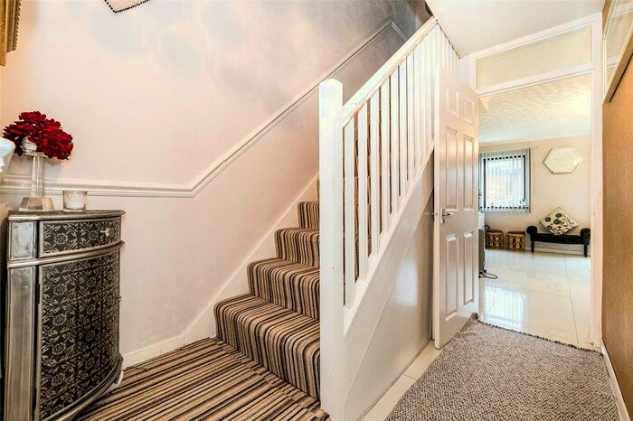 3 Bedroom End Of Terrace House For Sale In Tiptree Crescent, Clayhall, Ilford, Essex, IG5