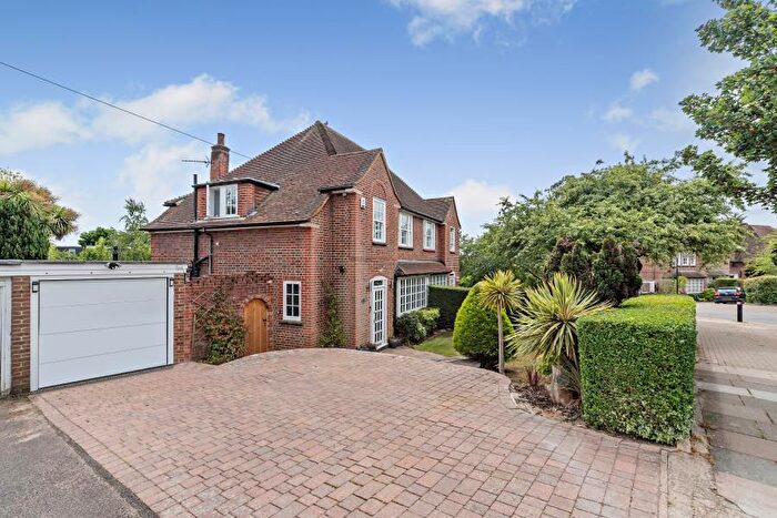 3 Bedroom Semi-Detached House To Rent In Albury Drive, Pinner, HA5