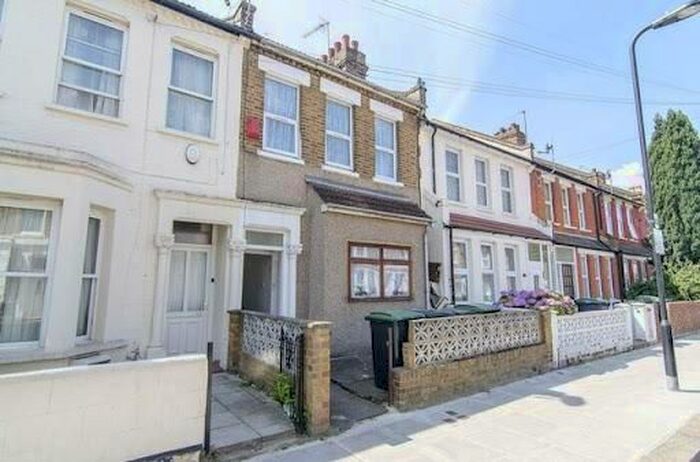 2 Bedroom End Of Terrace House To Rent In Argyle Road, Tottenham, Wood Green, Harringay, London N17