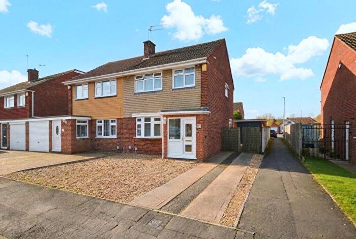 3 Bedroom Semi Detached House For Sale In Charnwood Road, Whitchurch, Bristol, BS14