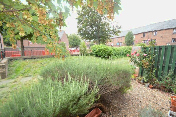 1 Bedroom Flat To Rent In Stonebridge Road, London, N15