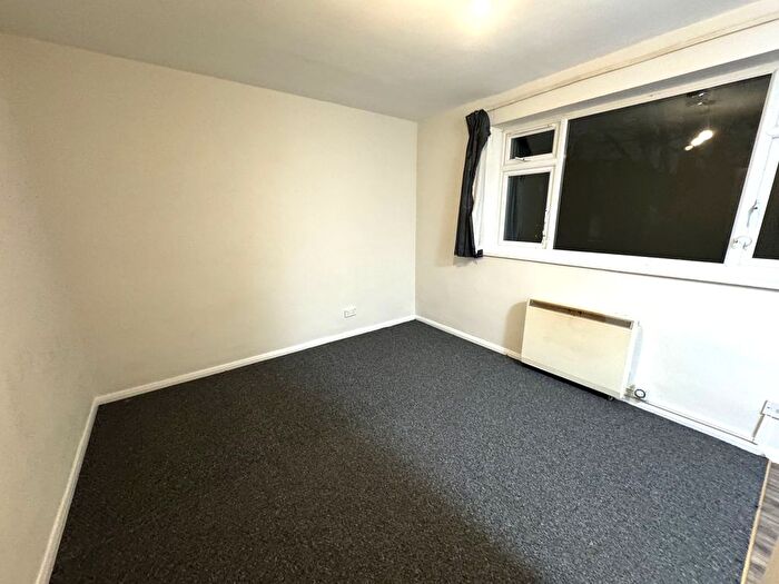 Studio To Rent In Askew Crescent, London, W12