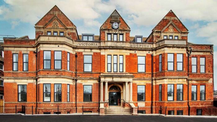 2 Bedroom Flat To Rent In Radnor Park Avenue, Folkestone, CT19