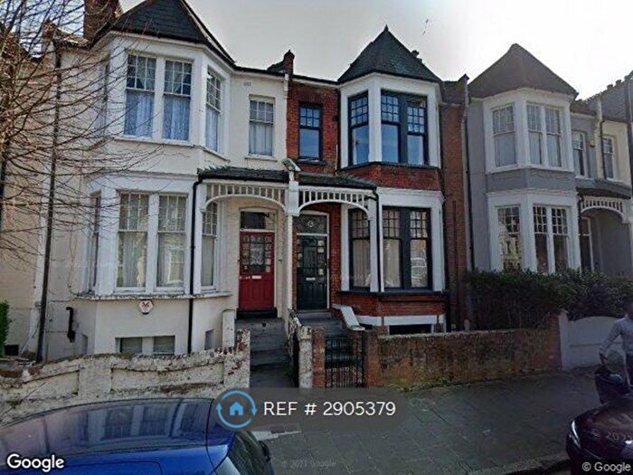 2 Bedroom Flat To Rent In Gunton Road, London, E5