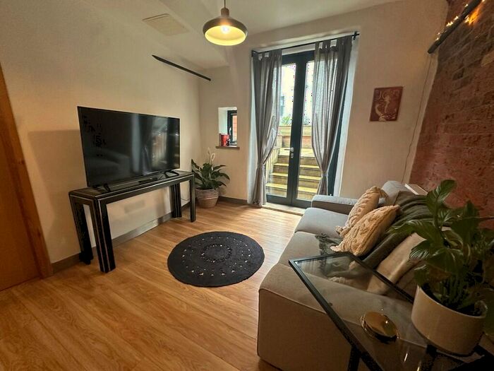 1 Bedroom Apartment To Rent In Simpsons Fold East, LS10