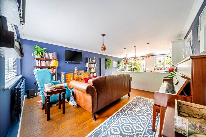3 Bedroom Flat For Sale In Caveside Close, Chislehurst, BR7