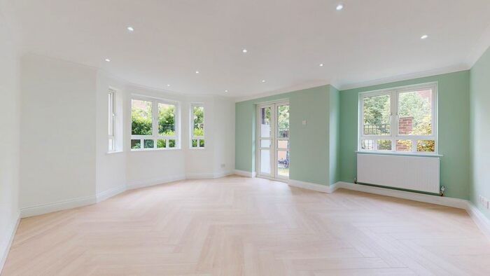 2 Bedroom Flat To Rent In Derwent House, May Bate Avenue, Kingston Upon Thames, Surrey, KT2