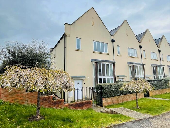 4 Bedroom End Of Terrace House To Rent In Ricardo Drive, Cam, Dursley, GL11
