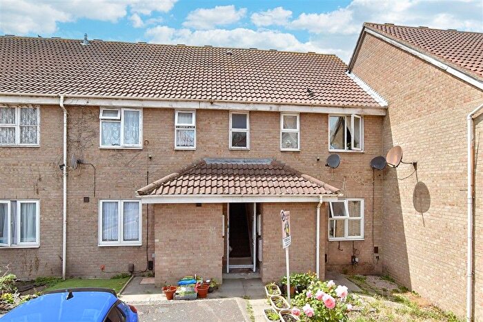 1 Bedroom Maisonette For Sale In Butteridges Close, Dagenham, Essex, RM9
