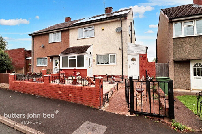 3 Bedroom Semi-Detached House For Sale In Milton Grove, Stafford, ST17
