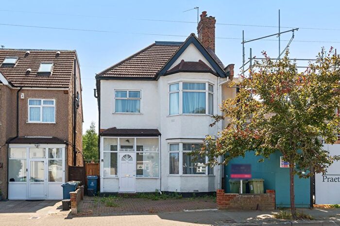 5 Bedroom Semi Detached House For Sale In Nibthwaite Road, Harrow, HA1
