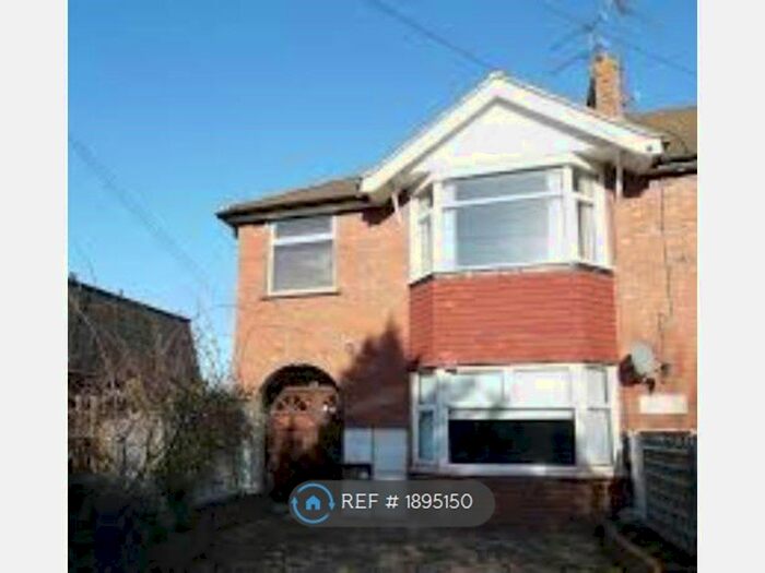 2 Bedroom Maisonette To Rent In Lovinya Court, Sevenoaks, TN13