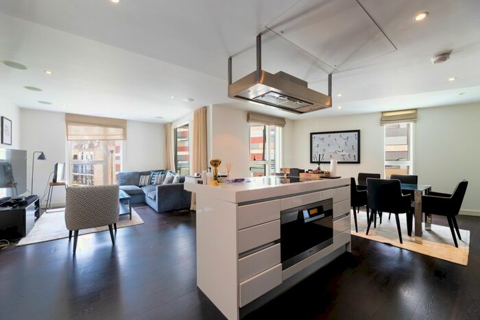 3 Bedroom Flat To Rent In Gatliff Road, London, SW1W