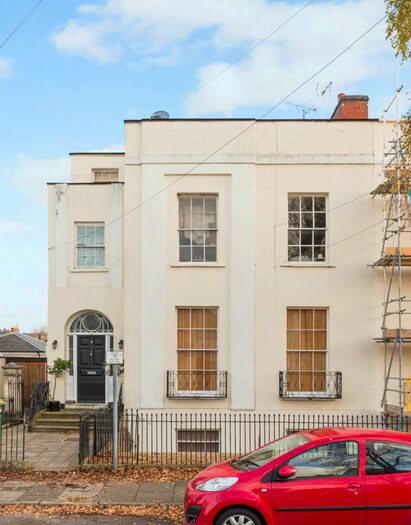 2 Bedroom Flat To Rent In Priory Street Cheltenham, GL52