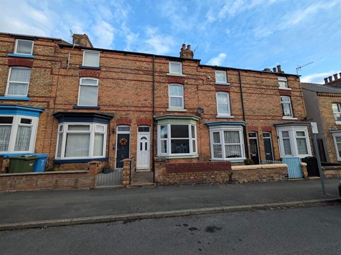 3 Bedroom Terraced House To Rent In Murchison Street, Scarborough, YO12