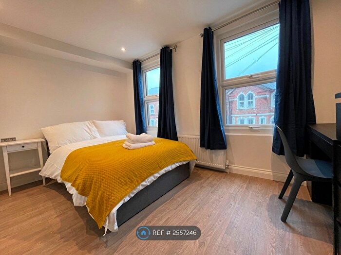 5 Bedroom Terraced House To Rent In Waylen Street, Reading, RG1