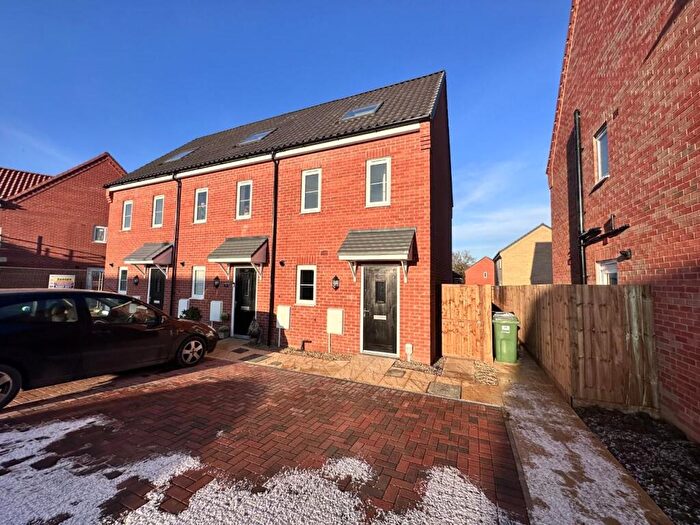 3 Bedroom Semi-Detached House To Rent In Briggs Mead, Wymondham, NR18
