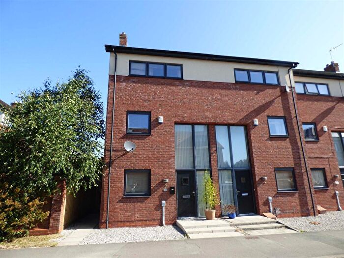 4 Bedroom Semi-Detached House To Rent In Beverley Parklands, Beverley, HU17