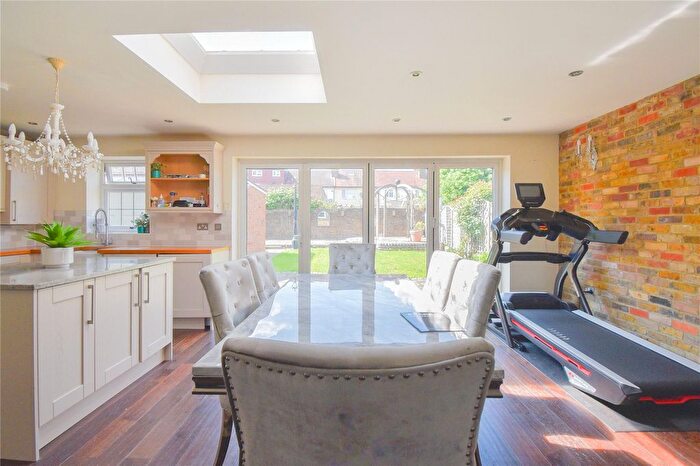 3 Bedroom Detached House For Sale In Charles Street, Uxbridge, UB10