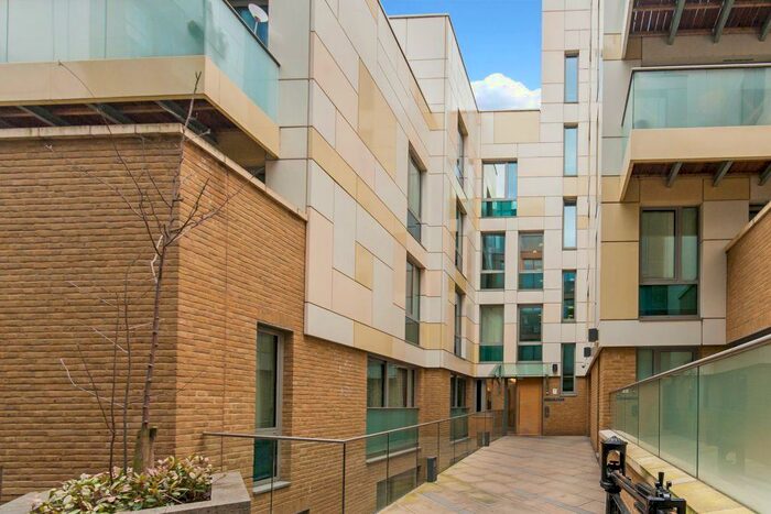 2 Bedroom Flat To Rent In Trematon Walk, London, N1