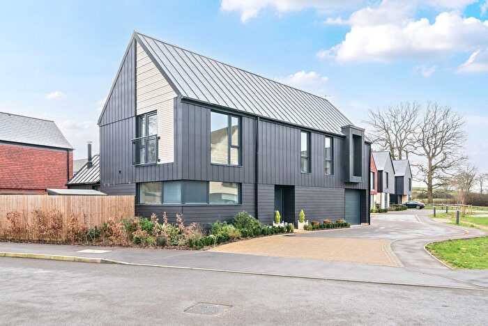 4 Bedroom Detached House For Sale In Buckthorn Grove, Cranleigh, GU6