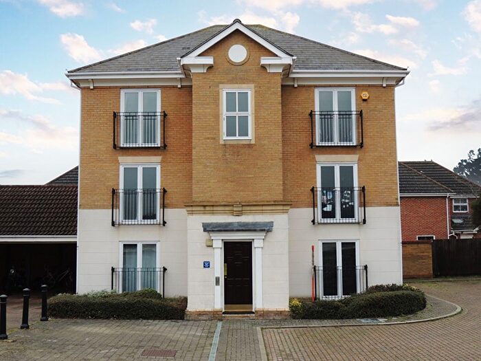3 Bedroom Flat To Rent In Cheldoc Rise, St. Marys Island, Chatham, Kent, ME4