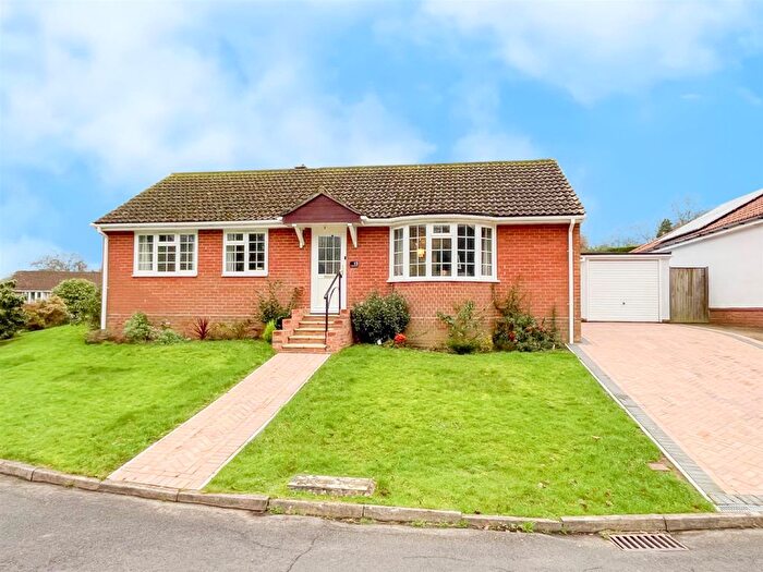 3 Bedroom Detached Bungalow For Sale In Millbrook Close, Horam, Heathfield, TN21