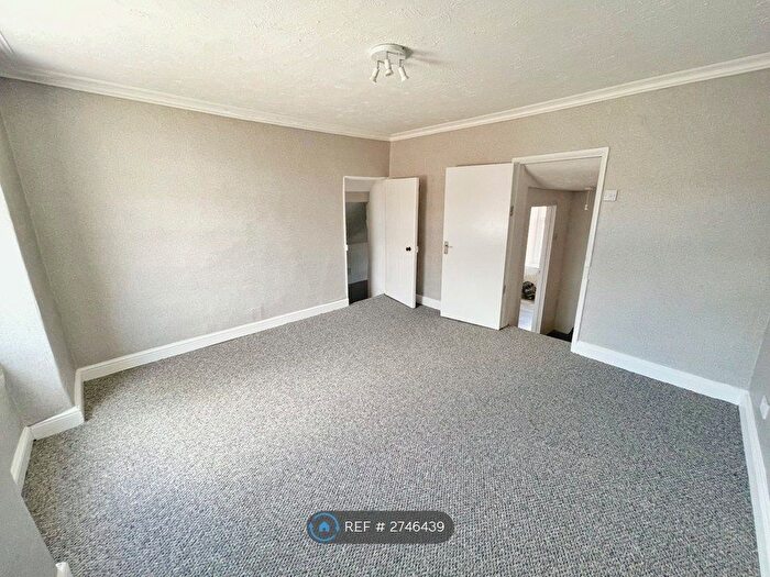 2 Bedroom Flat To Rent In High Street, Stonehouse, GL10