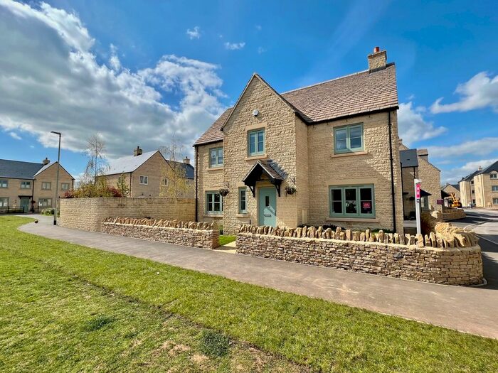 4 Bedroom Detached House For Sale In Pochard Way, South Cerney, Cirencester, GL7