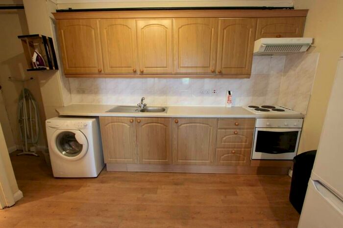 1 Bedroom Apartment To Rent In High Road, London, N20