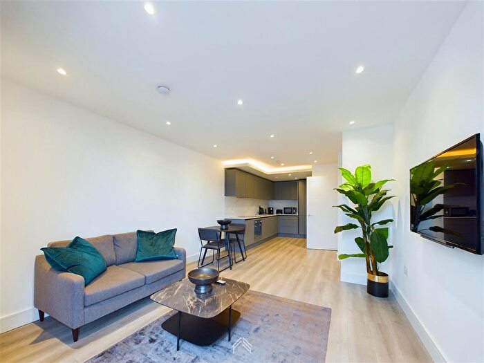 1 Bedroom Flat To Rent In Akron House, London, TW8