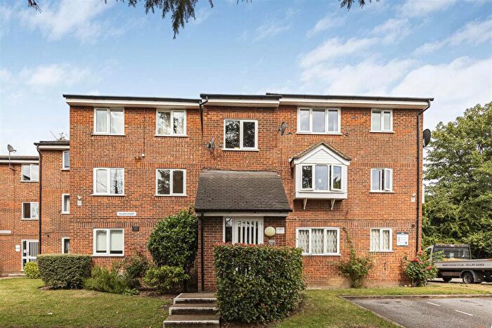 2 Bedroom Flat To Rent In Yunus Khan Close, Walthamstow, London, E17