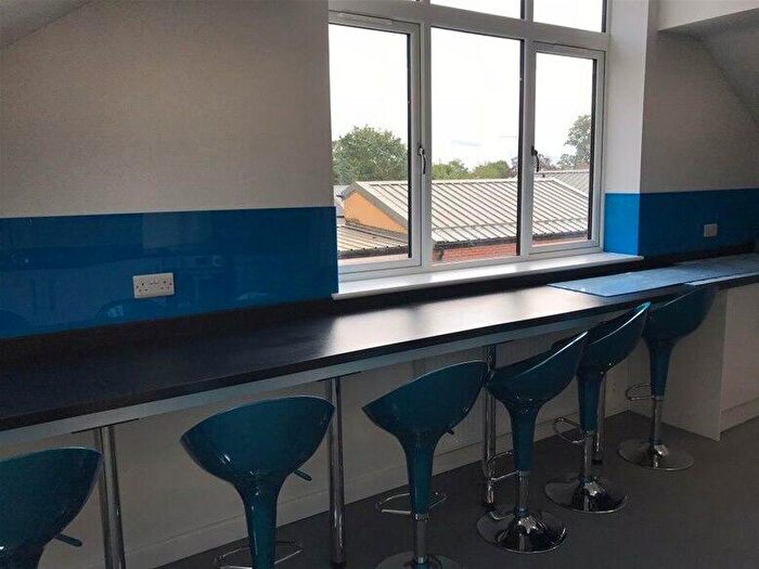 9 Bedroom Flat To Rent In - Cowley Road, - Cowley Road, Oxford, OX4