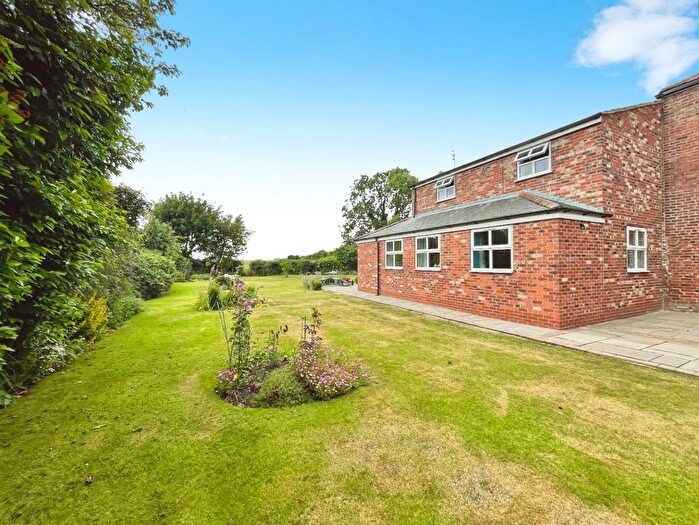 5 Bedroom Detached House For Sale In Station Road, Keyingham, Hull, HU12