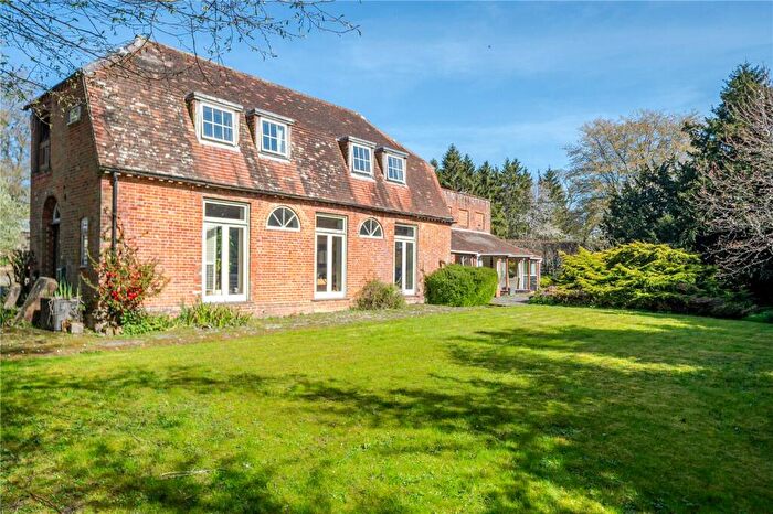 4 Bedroom Detached House For Sale In Chamber Lane, Farnham, Surrey, GU10
