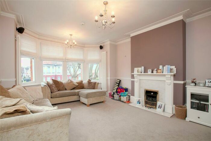 2 Bedroom Flat To Rent In Fox Lane, Palmers Green, London, N13