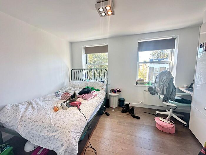 2 Bedroom Apartment To Rent In Amersham Road, New Cross, SE14