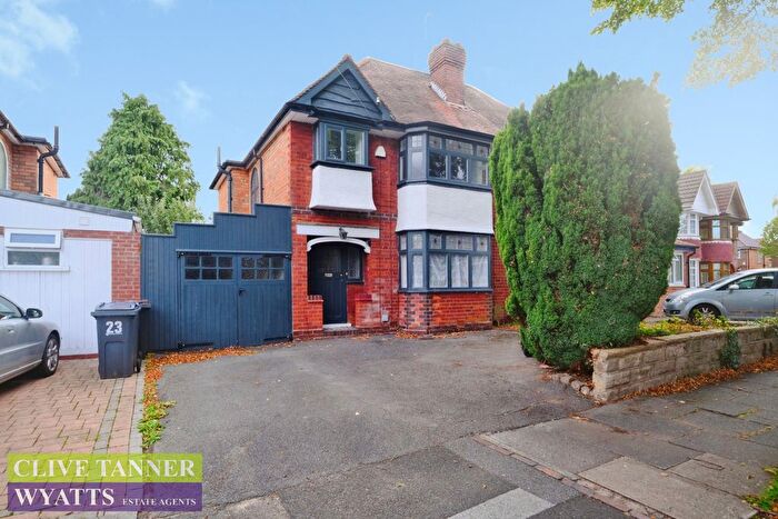 3 Bedroom Semi Detached House For Sale In Miall Road, Birmingham, West Midlands, B28