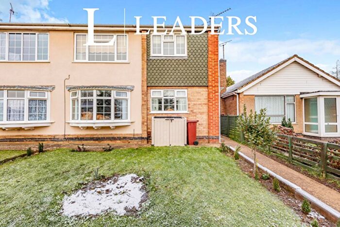 2 Bedroom Flat To Rent In Malpas Drive, NN5