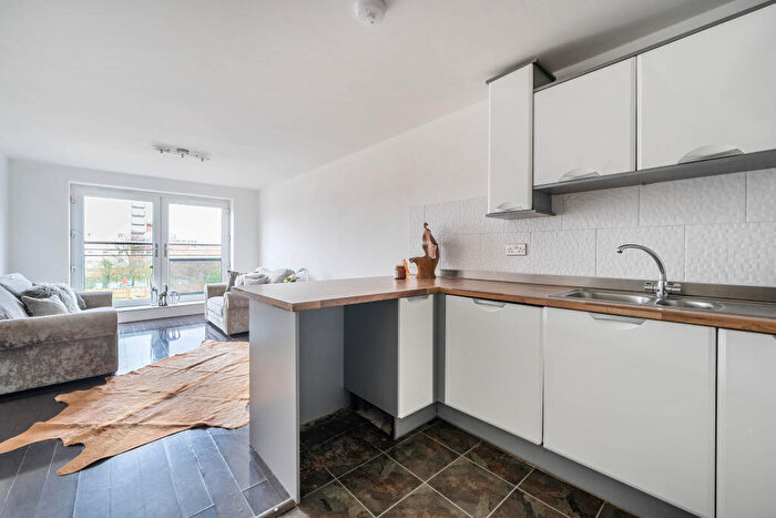 2 Bedroom Apartment To Rent In The Quarter, CH1