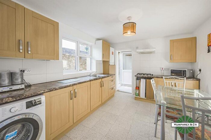 2 Bedroom Flat To Rent In Aubrey Road, London, E17