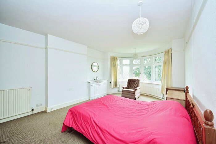 4 Bedroom Detached House For Sale In Buckland Road, Maidstone, Kent, ME16