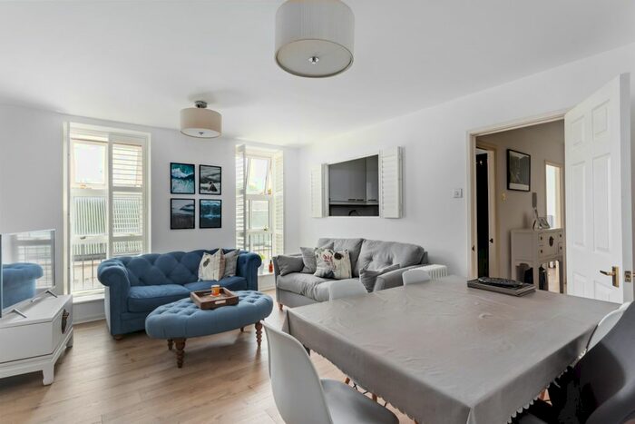 1 Bedroom Flat To Rent In Clapham Park Road, London, SW4