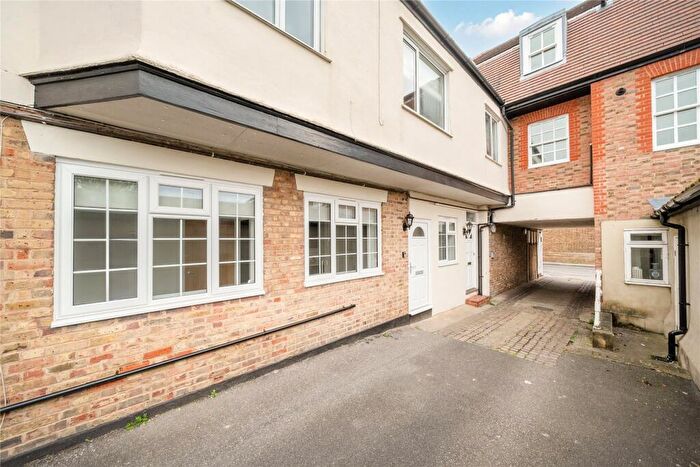 1 Bedroom Flat For Sale In High Street, Thames Ditton, KT7