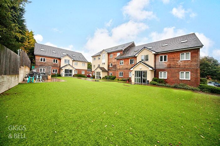 2 Bedroom Apartment For Sale In Alice Court, Ridgway Road, Luton, Bedfordshire, LU2