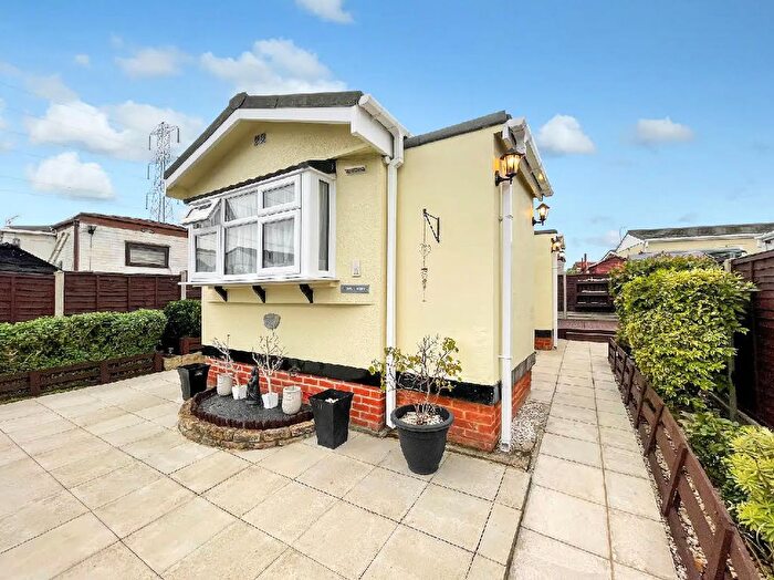 1 Bedroom Park Home For Sale In Galley Hill, Waltham Abbey, EN9