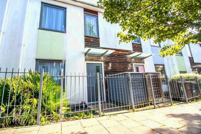 2 Bedroom Terraced House To Rent In Potter Mews, Colchester, Essex, CO4