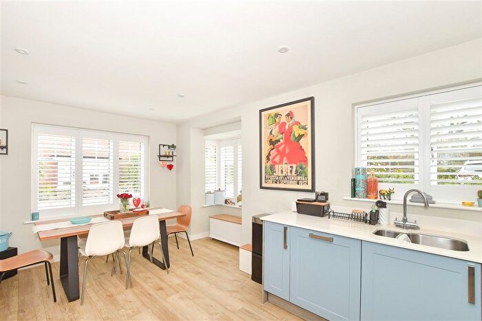 4 Bedroom Link Detached House For Sale In Stanley Mews, Billingshurst, West Sussex, RH14